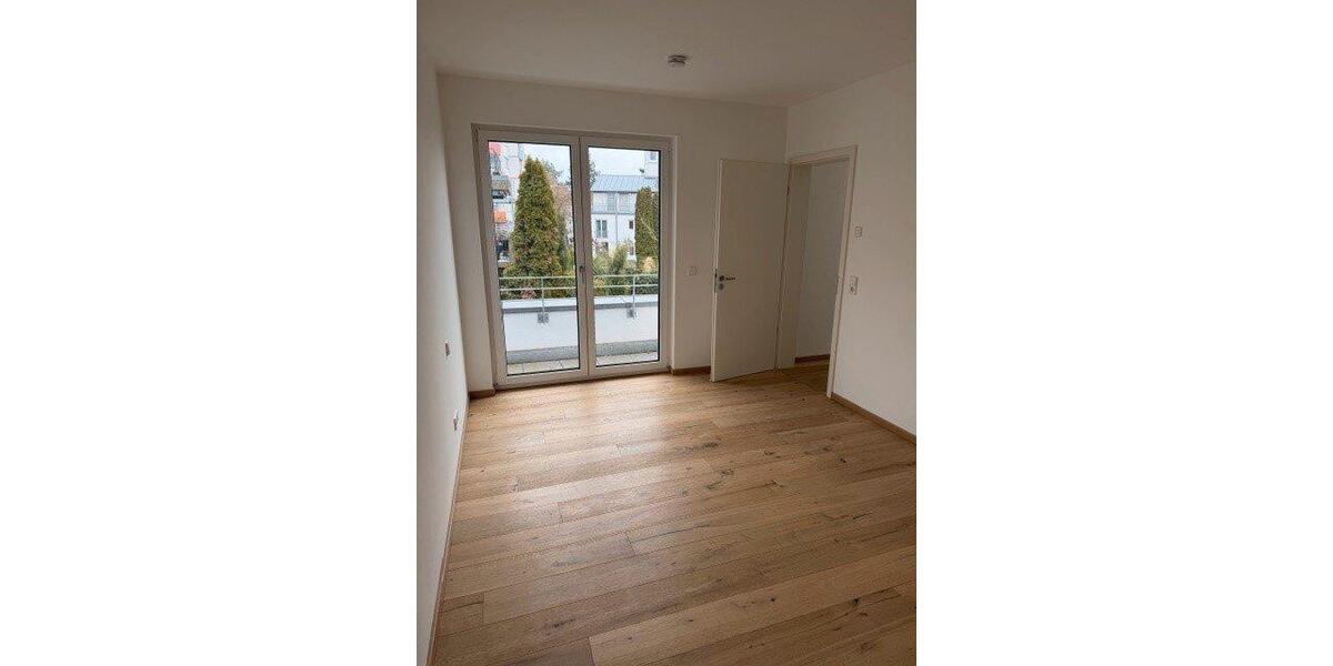 Dachgeschoßwohnung Überlingen - 3 Zimmer, 119 m&sup2;, 2.250&euro; | Angebot:26580201