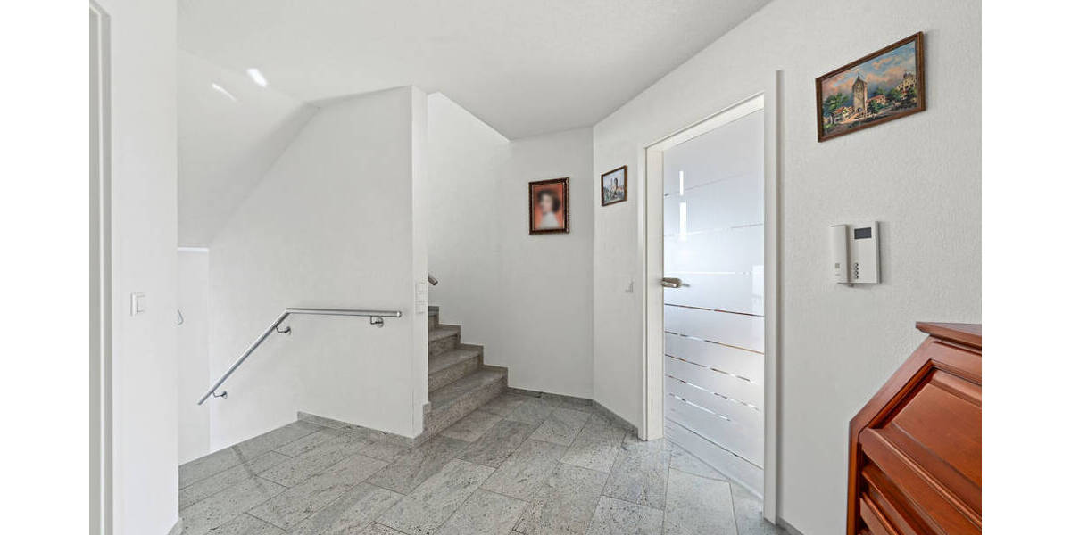 Einfamilienhaus Berg Vorberg - 7 Zimmer, 237 m&sup2;, 1.090.000&euro; | Angebot:25663671