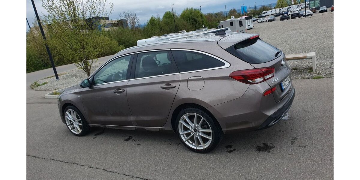 Hyundai i30 70.300 km 15.500 &euro; Ravensburg 88213