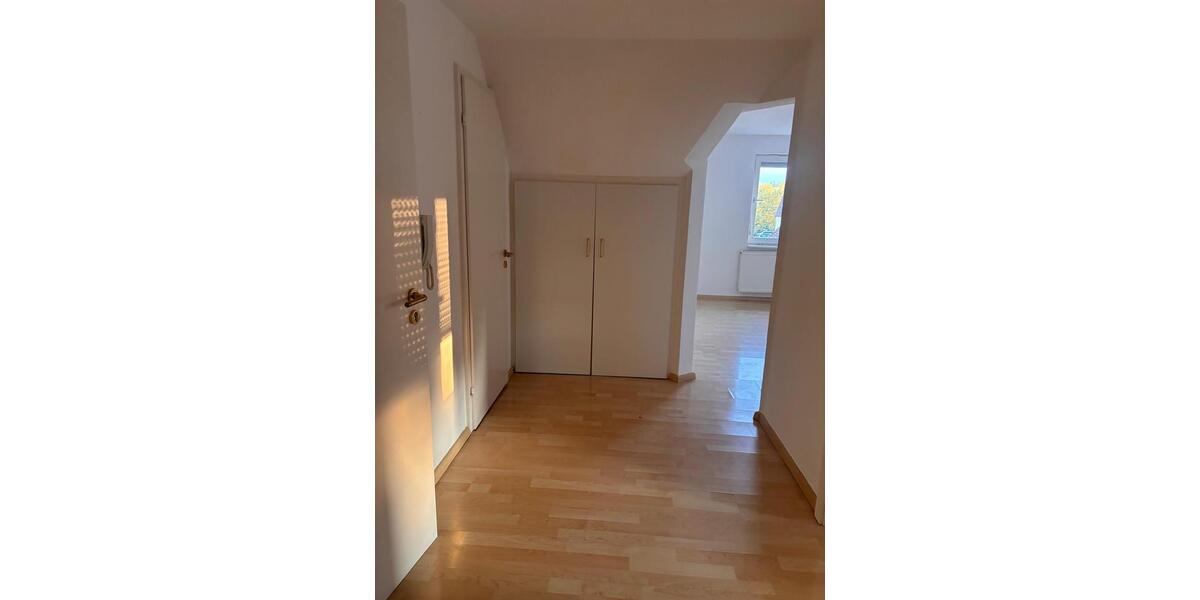 Dachgeschoßwohnung Friedrichshafen - 3 Zimmer, 62 m&sup2;, 1.100&euro; | Angebot:25472491
