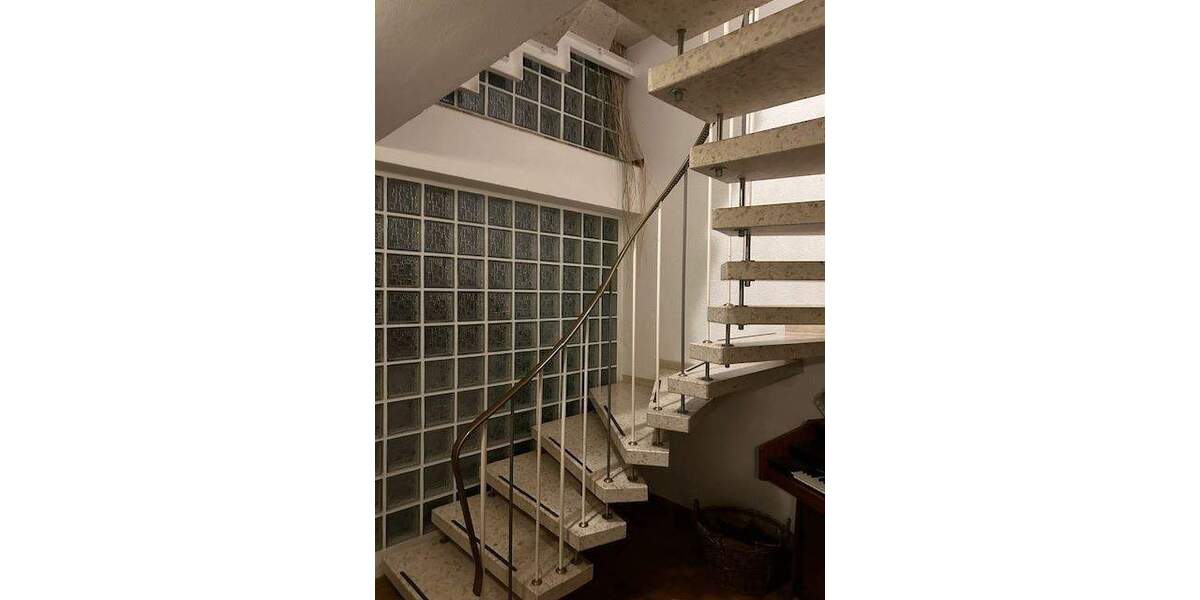 Mehrfamilienhaus, Wohnhaus Vogt - 9 Zimmer, 250 m&sup2;, 550.000&euro; | Angebot:25773541