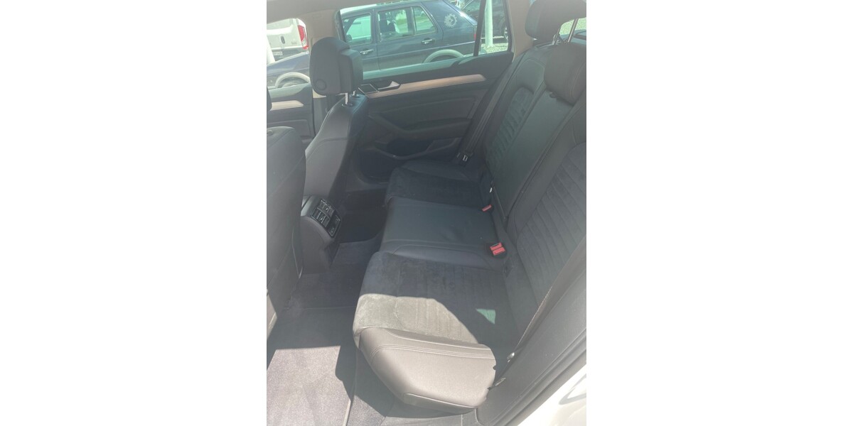 VW Passat Variant 62.260 km 25.999 &euro; Konstanz 78462