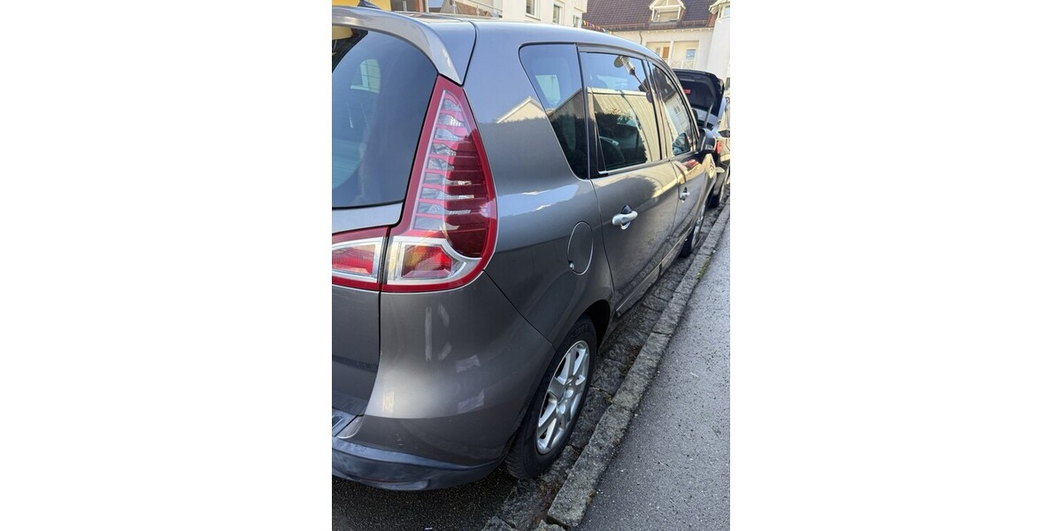 Renault Scenic 87.358 km 7.600 &euro; Langenargen 88085