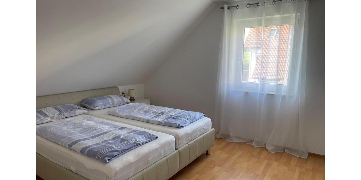 Dachgeschoßwohnung Friedrichshafen Ailingen - 3 Zimmer, 90 m&sup2;, 1.400&euro; | Angebot:26662137