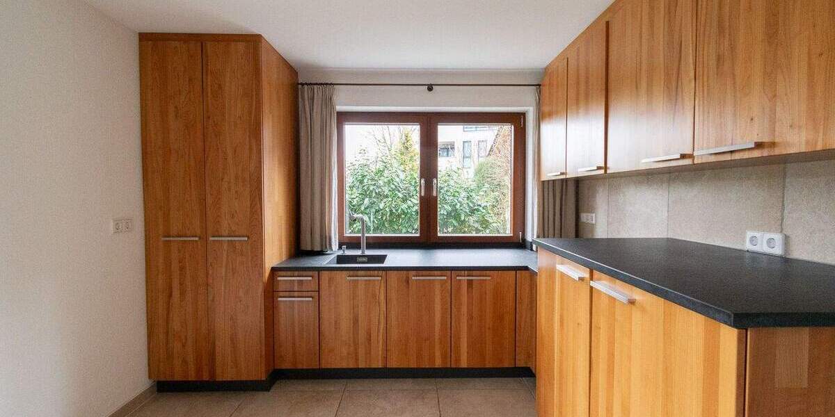 Einfamilienhaus Tettnang - 8 Zimmer, 270 m&sup2;, 2.900&euro; | Angebot:25726019