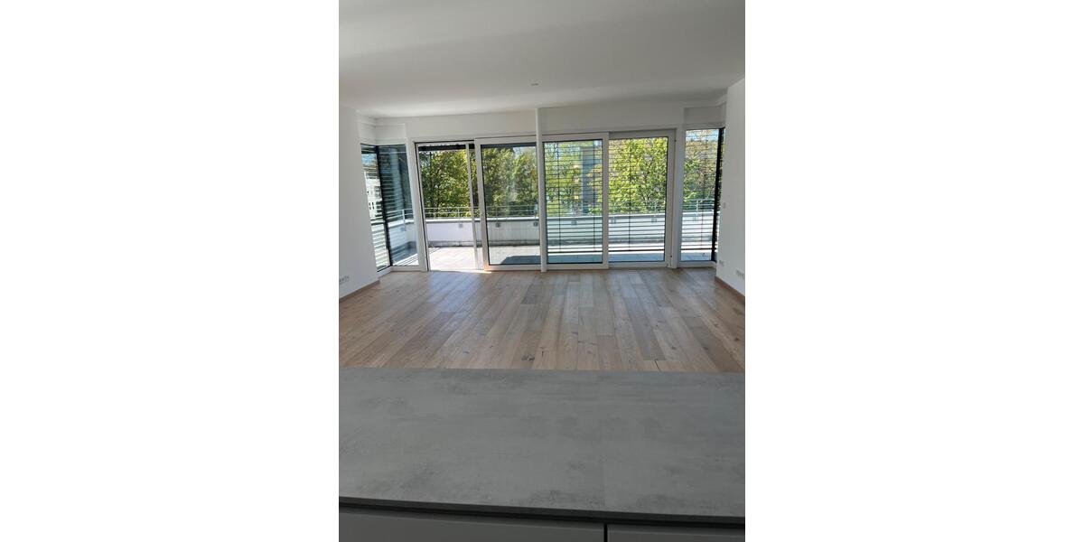 Dachgeschoßwohnung Überlingen - 3 Zimmer, 119 m&sup2;, 2.250&euro; | Angebot:26580201
