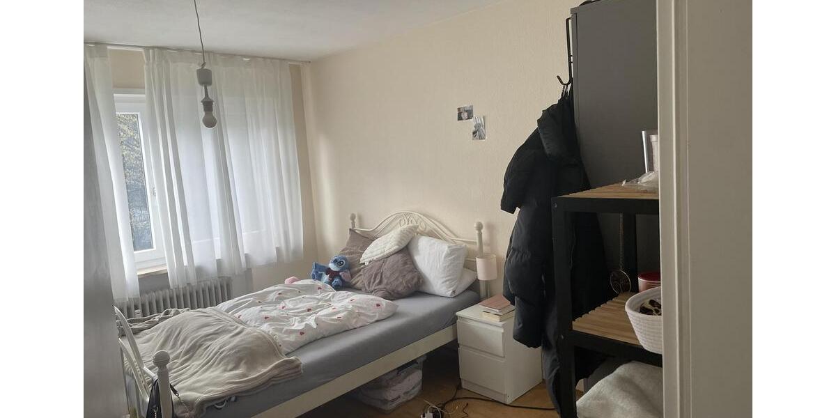 Etagenwohnung Konstanz Allmannsdorf - 4 Zimmer, 14 m&sup2;, 550&euro; | Angebot:25964636