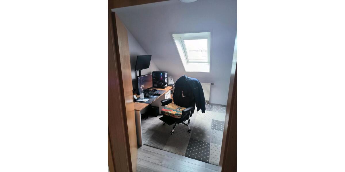 Dachgeschoßwohnung Wolpertswende - 3 Zimmer, 90 m&sup2;, 1.200&euro; | Angebot:25045580