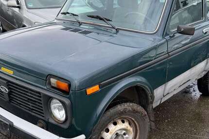 Lada Niva 71.000 km 1.950 &euro; Baienfurt 88255