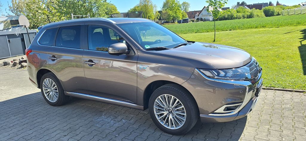 Mitsubishi Outlander 59.350 km 19.300 &euro; Friedrichshafen 88048