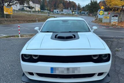 Dodge Challenger 82.000 km 32.000 &euro; Salem 88682