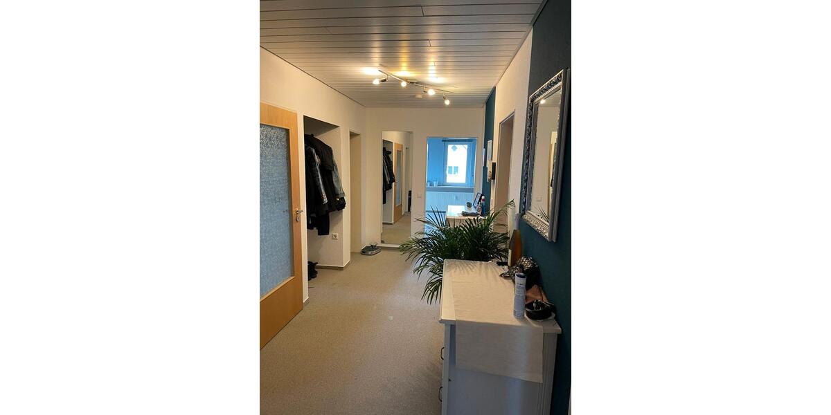 Dachgeschoßwohnung Salem - 2.5 Zimmer, 85 m&sup2;, 880&euro; | Angebot:26447018