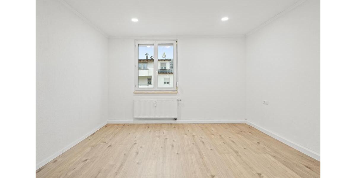 Etagenwohnung Friedrichshafen - 5 Zimmer, 98 m&sup2;, 360.000&euro; | Angebot:25973521