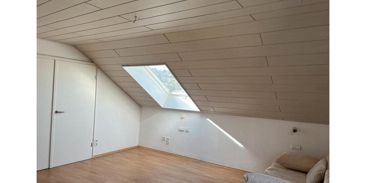 Dachgeschoßwohnung Wilhelmsdorf - 2 Zimmer, 63 m&sup2;, 500&euro; | Angebot:25905223