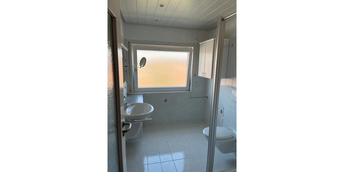 Dachgeschoßwohnung Wilhelmsdorf - 2 Zimmer, 63 m&sup2;, 500&euro; | Angebot:25905223