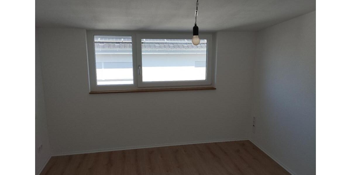 Dachgeschoßwohnung Baienfurt - 2.5 Zimmer, 68 m&sup2;, 950&euro; | Angebot:26025494