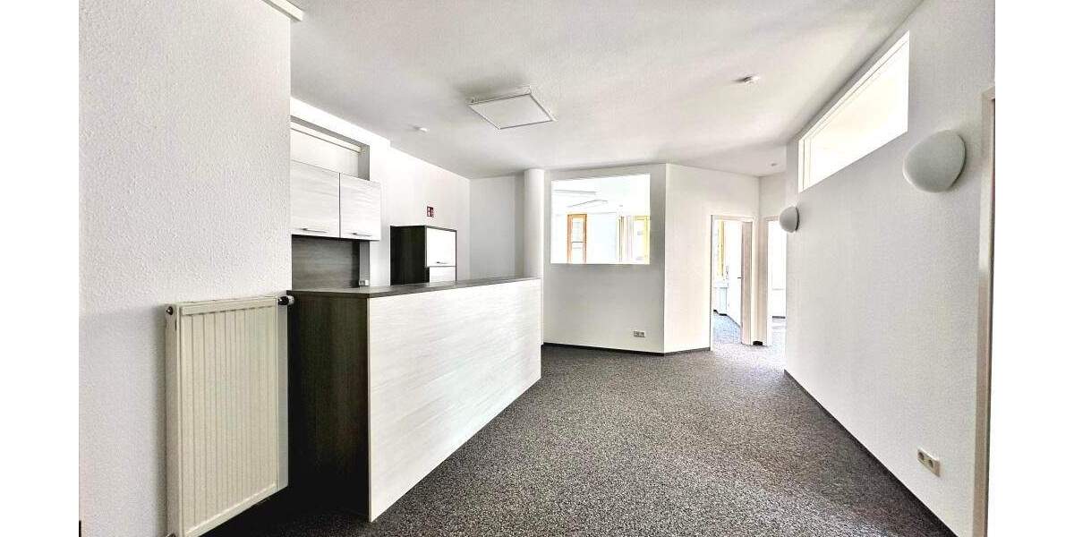 Gewerbeobjekt Tettnang - 6 Zimmer, 150 m&sup2;, 1.000&euro; | Angebot:25797400