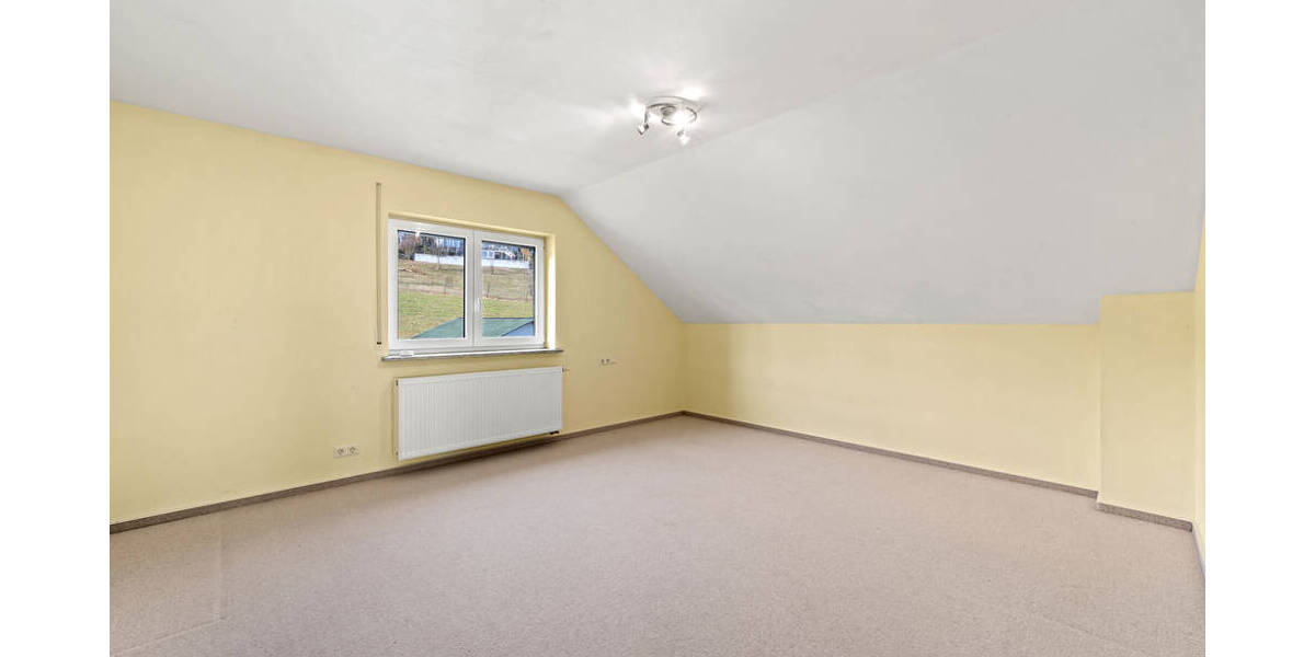 Einfamilienhaus Berg Vorberg - 7 Zimmer, 237 m&sup2;, 1.090.000&euro; | Angebot:25663671