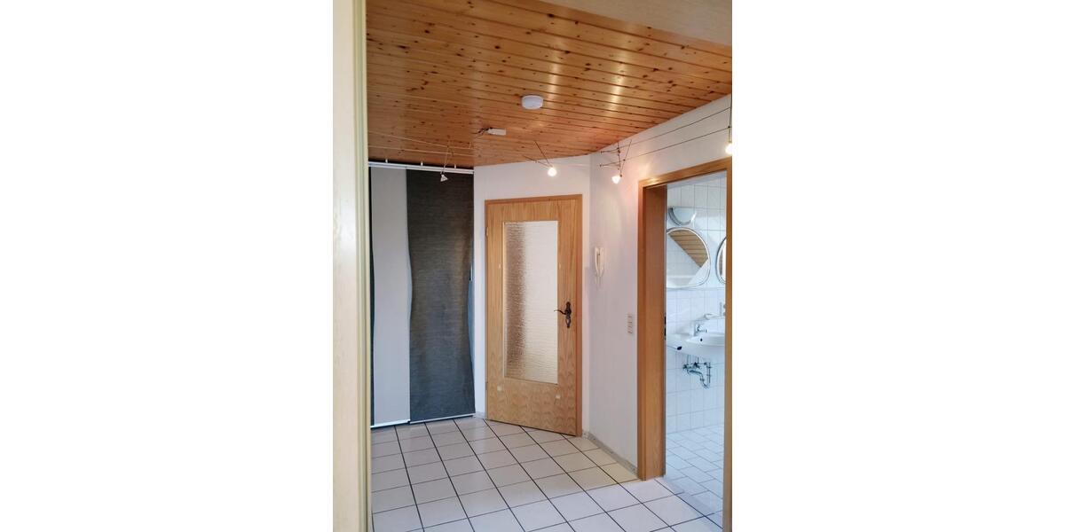 Dachgeschoßwohnung Baienfurt - 3 Zimmer, 75 m&sup2;, 1.270&euro; | Angebot:25300082