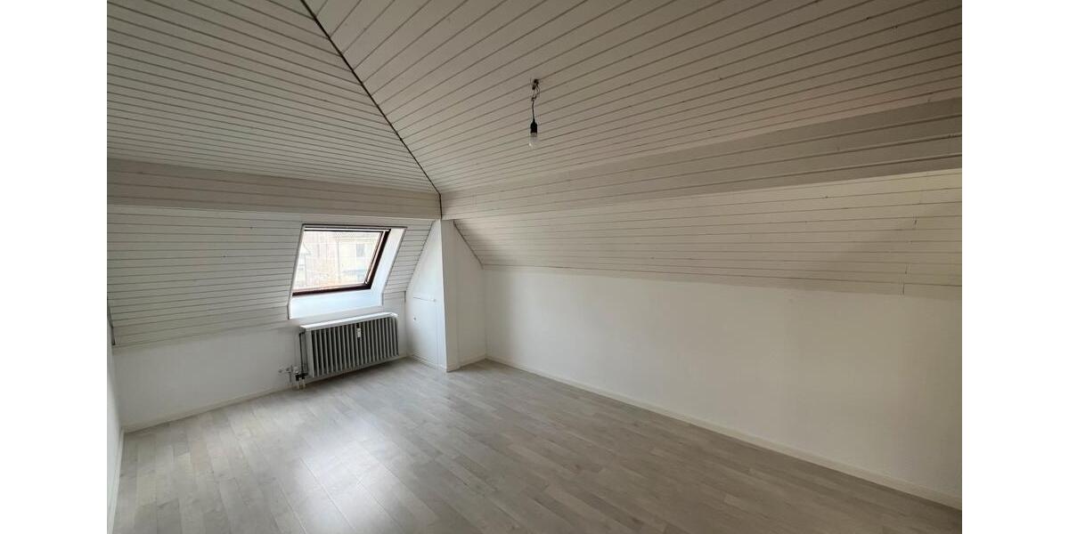 Dachgeschoßwohnung Ravensburg - 3.5 Zimmer, 102 m&sup2;, 438.000&euro; | Angebot:25630237