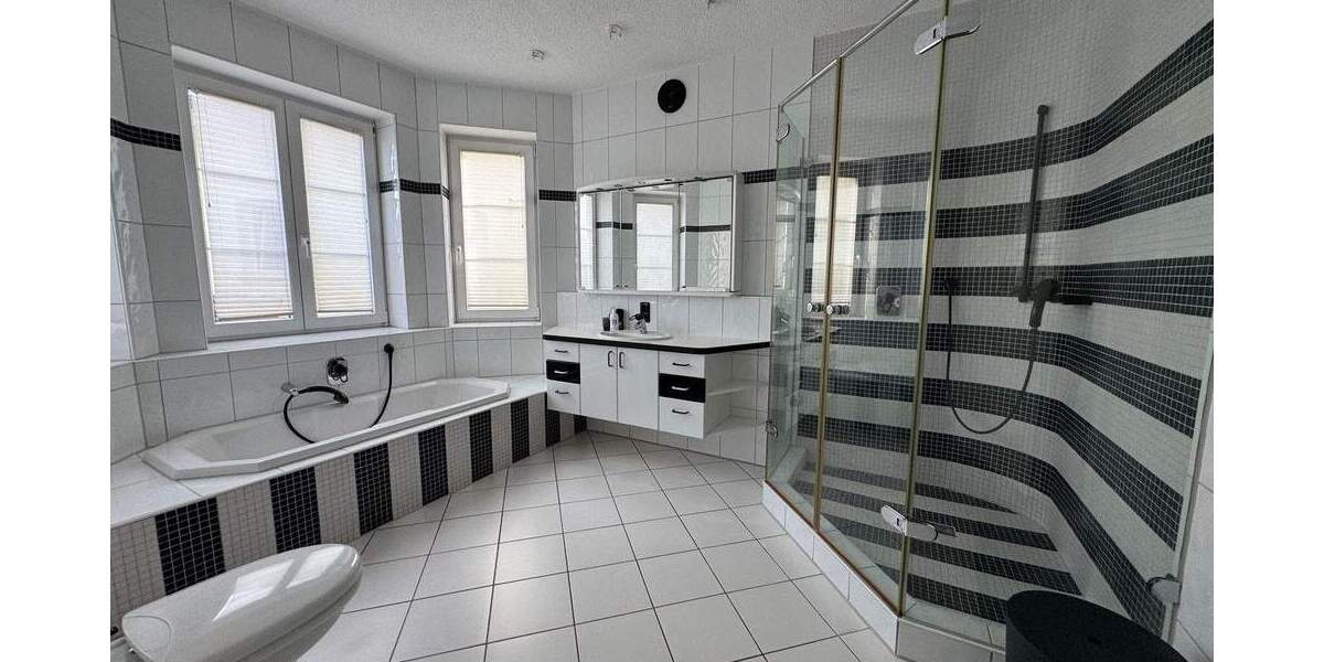 Einfamilienhaus Bermatingen - 6 Zimmer, 290 m&sup2;, 1.250.000&euro; | Angebot:25909500