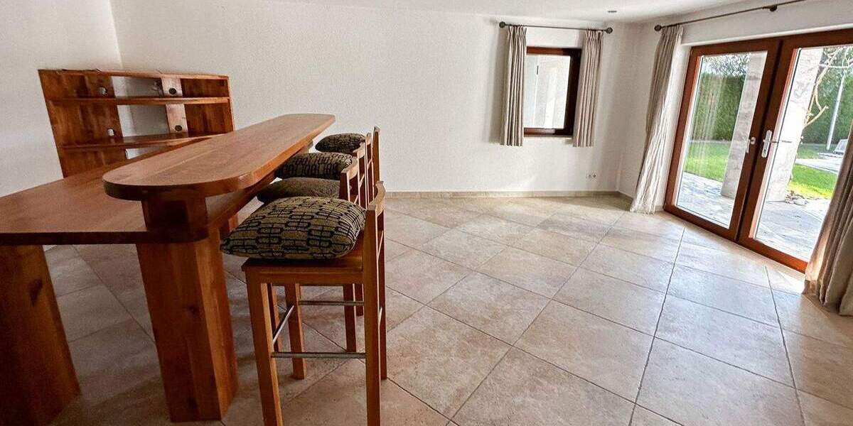 Einfamilienhaus Tettnang - 8 Zimmer, 270 m&sup2;, 2.600&euro; | Angebot:26594751