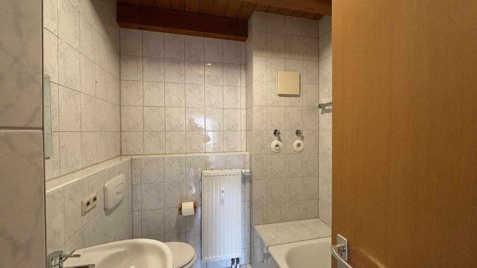 Dachgeschoßwohnung Uhldingen-Mühlhofen Mühlhofen - 3 Zimmer, 84 m&sup2;, 1.200&euro; | Angebot:25085107