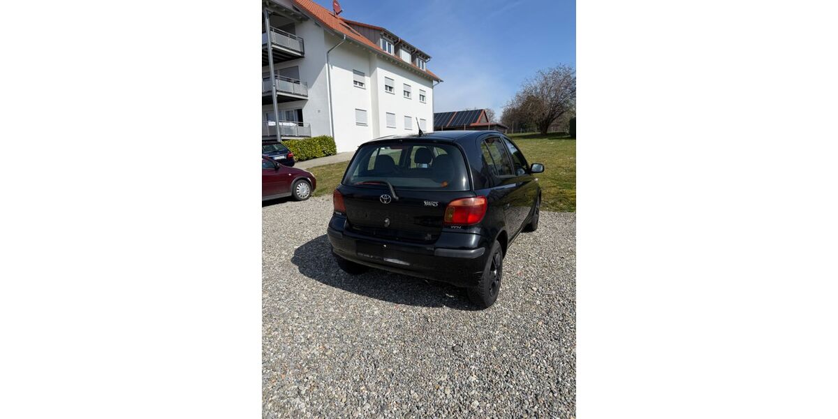 Toyota Yaris 139.500 km 2.400 &euro; Weingarten 88250