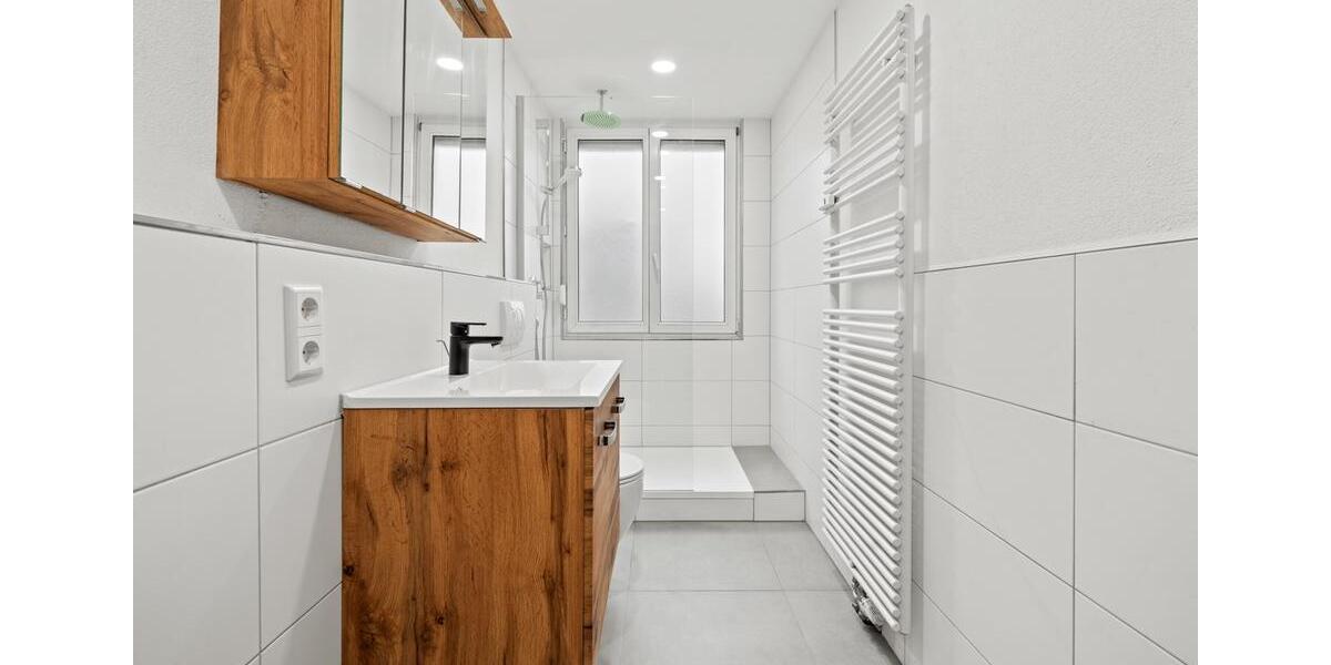 Etagenwohnung Friedrichshafen - 5 Zimmer, 98 m&sup2;, 360.000&euro; | Angebot:25973521