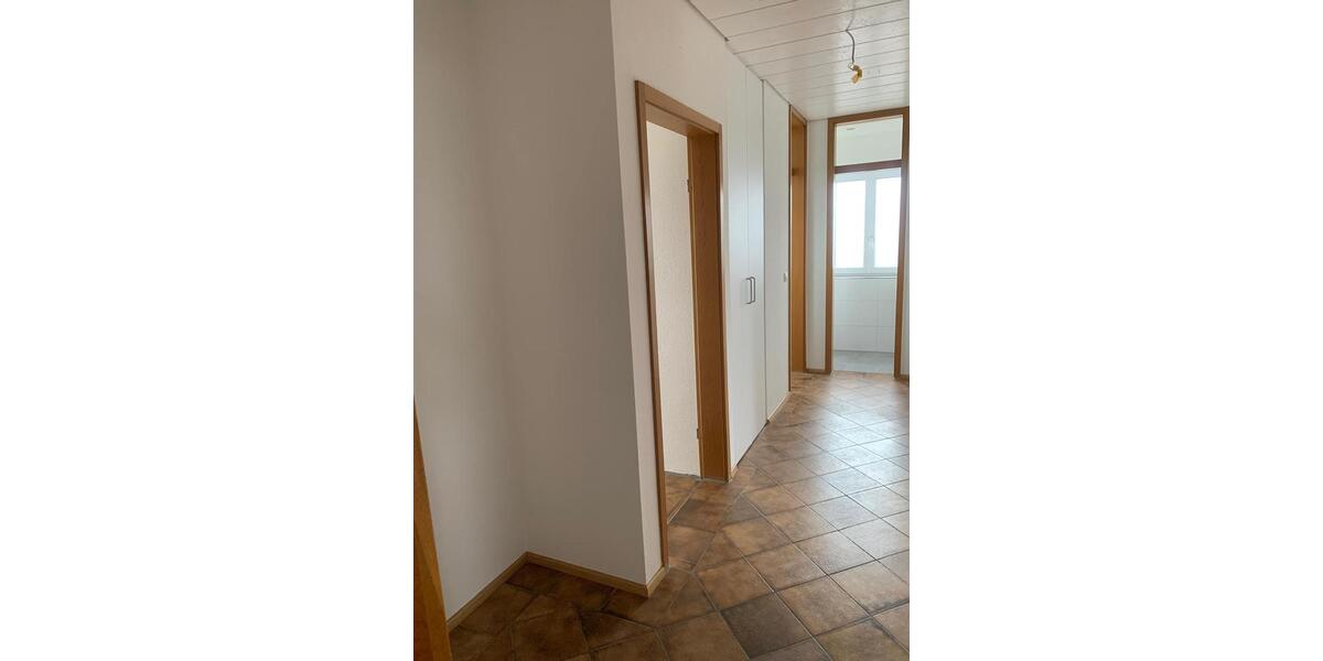 Dachgeschoßwohnung Friedrichshafen Allmannsweiler - 3 Zimmer, 100 m&sup2;, 1.280&euro; | Angebot:26325811