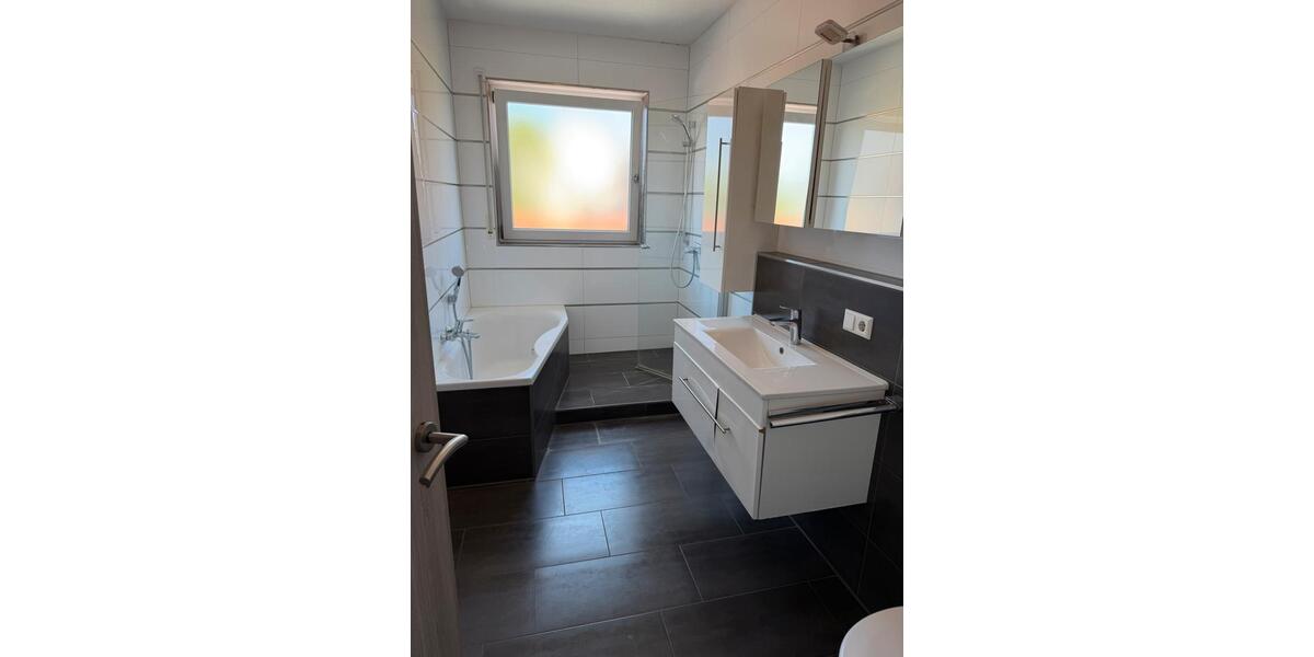Etagenwohnung Friedrichshafen Allmannsweiler - 6 Zimmer, 160 m&sup2;, 620&euro; | Angebot:27600653