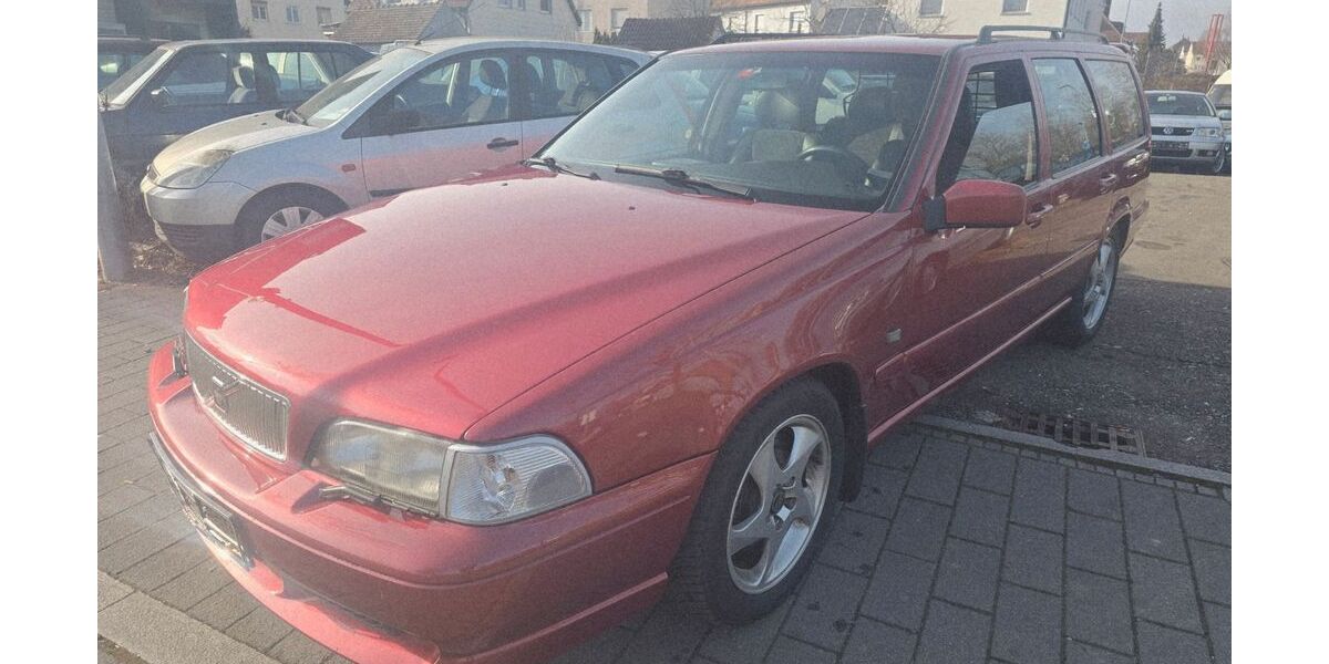 Volvo V70 318.000 km 9.999 &euro; Friedrichshafen 88046