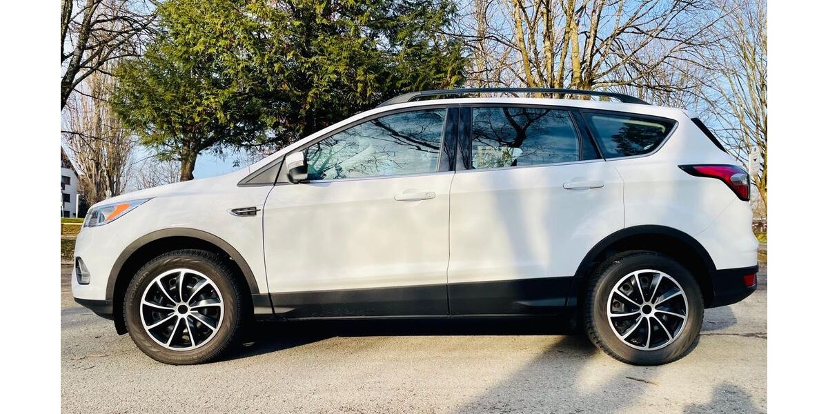 Ford Kuga 65.800 km 10.999 &euro; Friedrichshafen 88048